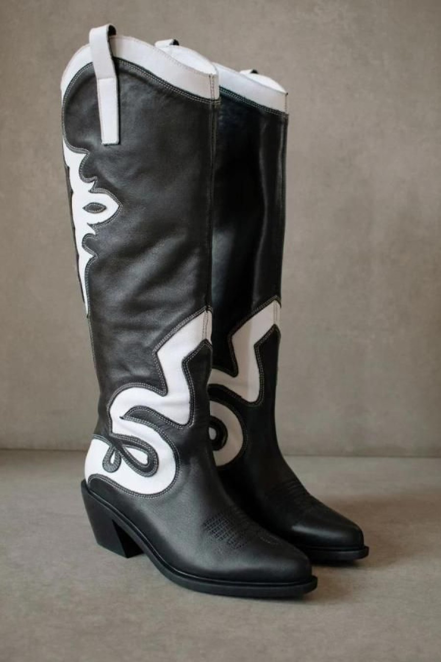 Alohas Mount Dallas Cowboy Boot | Black White Wholesale