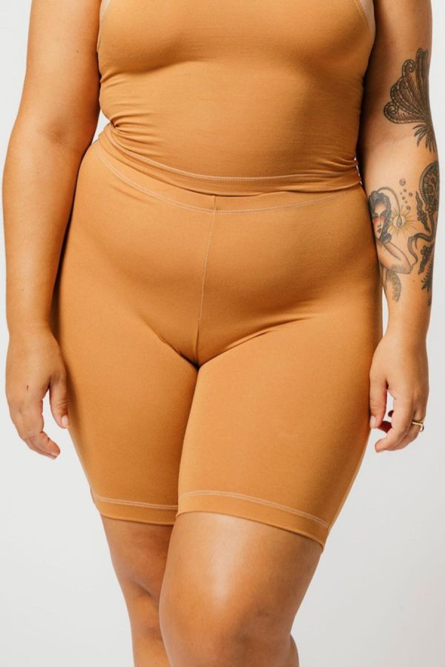 Mary Young Ferris Short Caramel New