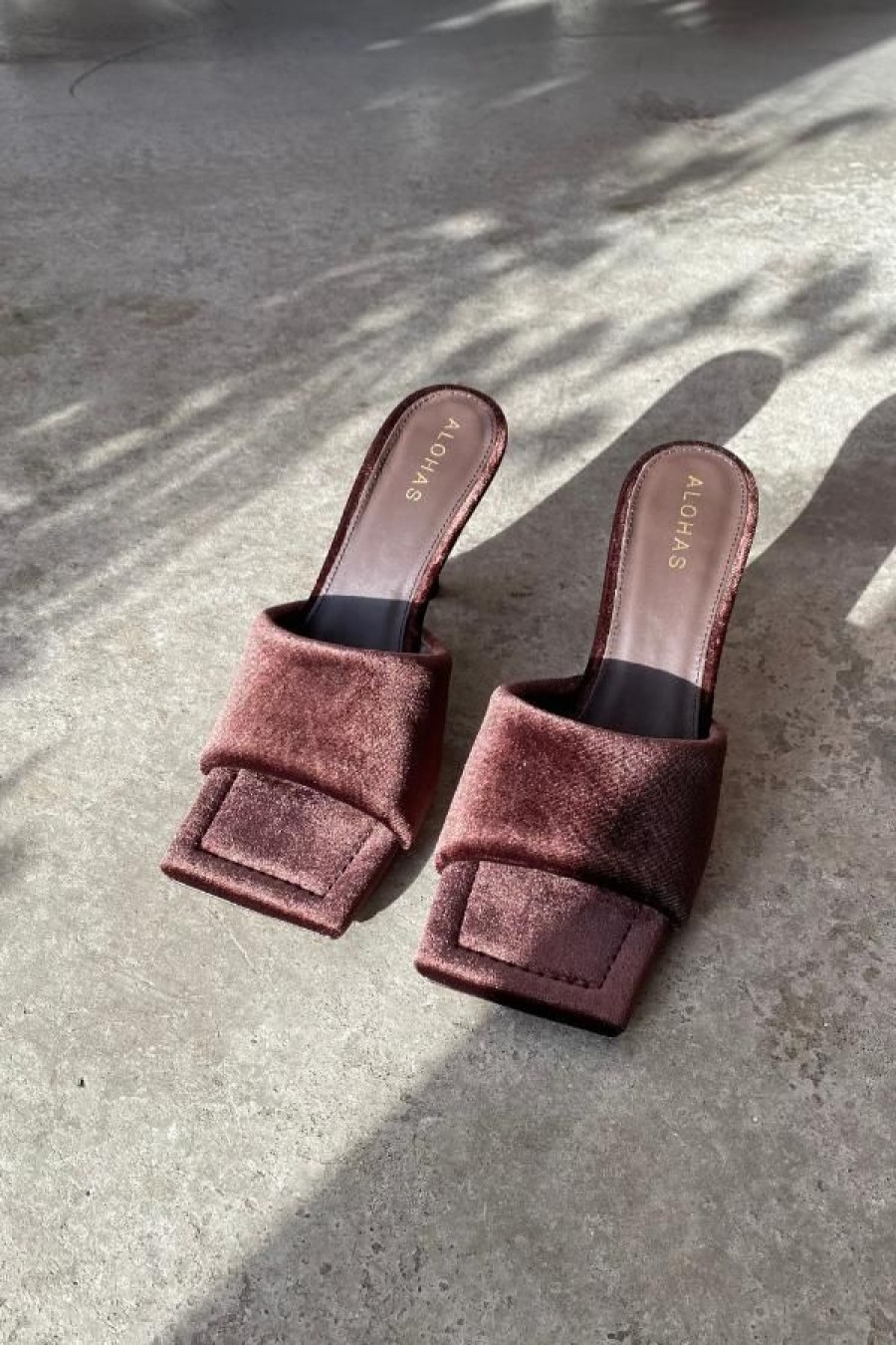 Alohas Puffy Velvet Heel | Coffee Brown Clearance