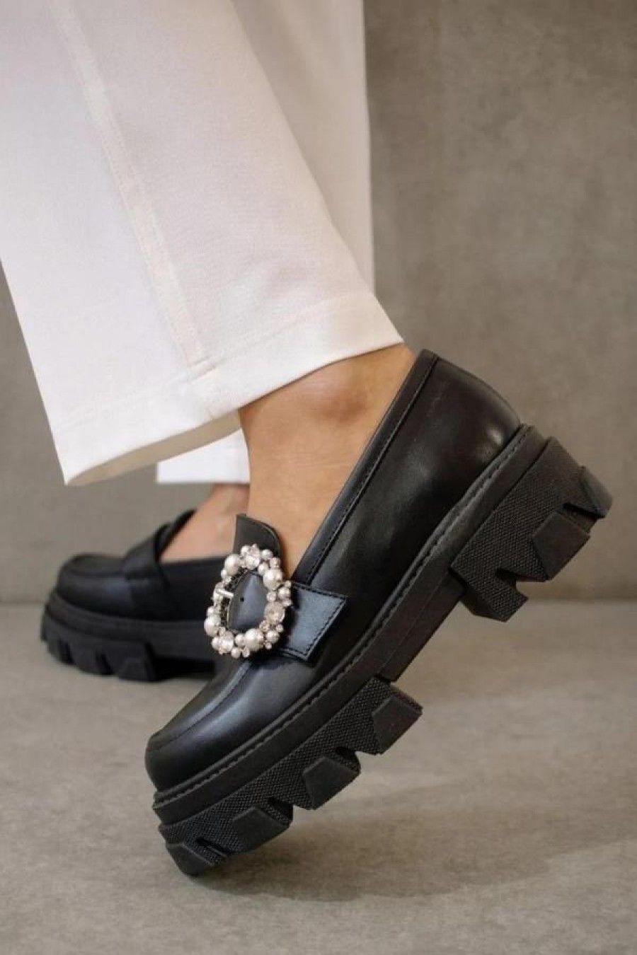 Alohas Trailblazer Crystal Loafers | Black Wholesale