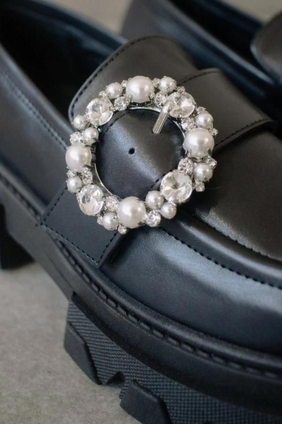 Alohas Trailblazer Crystal Loafers | Black Wholesale