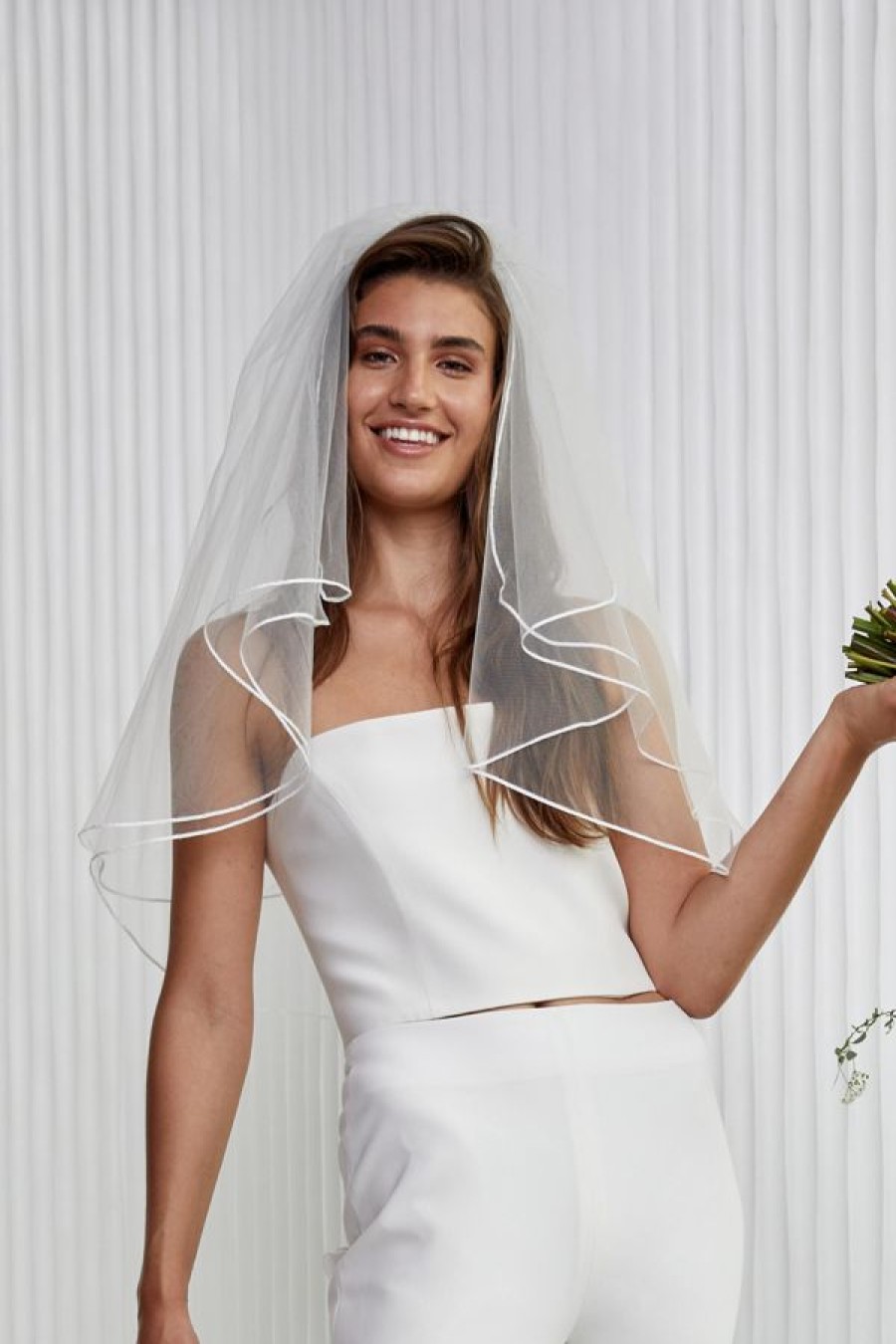 Loversland Bridal Mini Trim Veil Hot