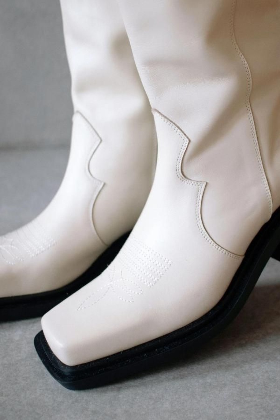 Alohas Cattle Leather Boot | Ivory Best