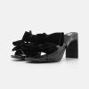 BIANCO Biacherry Bow Mules | Black Best